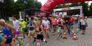 Beitragsbild des Blogbeitrags Emil Zátopek Gedenkmarathon im Prager Stromovka-Park 