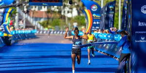 Beitragsbild des Blogbeitrags Kapstadt Marathon 2023: Frauendominanz aus Äthiopien!