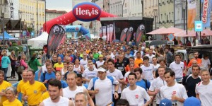 Beitragsbild des Blogbeitrags Welser Businessrun 2016 mit DSDS-Star Marco Angelini