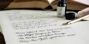 Beitragsbild des Blogbeitrags Welttag der Poesie // Zeit für Feder und Tinte 