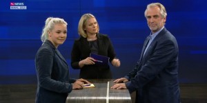 Beitragsbild des Blogbeitrags Transkript zu “Wie jetzt? PULS 4 fragt nach” mit Juliana Okropiridse (Wien Anders), Heinz Pollischansky (WWW) und Corinna Milborn