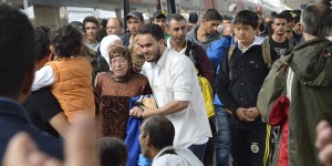 Beitragsbild des Blogbeitrags Hunderte Flüchtlinge erreichen #Westbahnhof #marchofhope