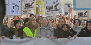 Beitragsbild des Blogbeitrags Demonstration gegen das geplante Kopftuchverbot #MuslimBanAustria 