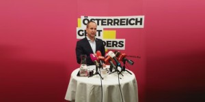 Beitragsbild des Blogbeitrags Transkript: Pressekonferenz von Matthias Strolz #neuwahlen #regierung