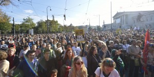 Beitragsbild des Blogbeitrags Großdemonstration: „Flüchtlinge Willkommen“ in #Wien 