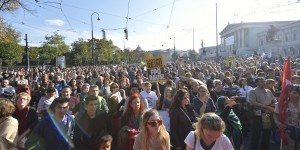 Beitragsbild des Blogbeitrags Großdemonstration: „Flüchtlinge Willkommen“ in #Wien