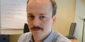 Beitragsbild des Blogbeitrags “Keine Angst, wenn Leute vor der Wahl nachdenken.” Der Verein für politische Bildung ‘Sapere Aude’ im innowal