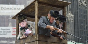 Beitragsbild des Blogbeitrags VGT- Protestaktion gegen Jagd-Gatter