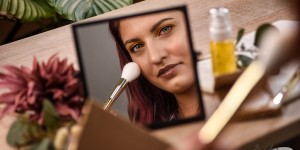 Beitragsbild des Blogbeitrags essence cosmetics – WANNA bee MY HONEY?