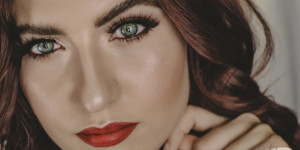 Beitragsbild des Blogbeitrags Urban Decay – Stoned Vibes Palette inkl. Look-Inspo