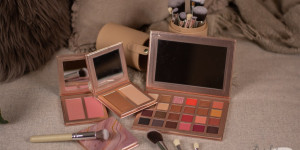 Beitragsbild des Blogbeitrags KU2 Cosmetics MakeUp Paletten