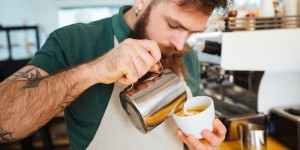 Beitragsbild des Blogbeitrags Hoch die Tassen! Wer Pause sagt, muss auch Kaffee sagen