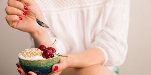 Beitragsbild des Blogbeitrags Feed your brain! Büro-Snacks gegen Stress und das Mittagstief