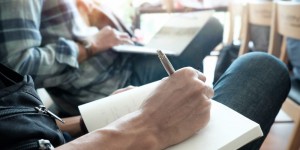 Beitragsbild des Blogbeitrags Sketchnotes: Tipps für den Einstieg ins Kritzeln und Zeichnen