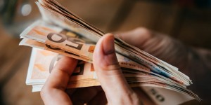 Beitragsbild des Blogbeitrags Führungskräfte: Steigende Gehälter und der Firmenwagen als Standard 