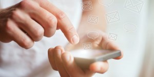 Beitragsbild des Blogbeitrags Kommunikation per E-Mail: So verpackst du auch negatives Feedback