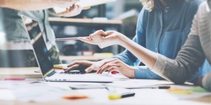 Beitragsbild des Blogbeitrags Infografik: Job oder Karriere – macht das einen Unterschied?