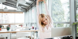 Beitragsbild des Blogbeitrags Bürofitness: Schnelle Tipps und Übungen für mehr Bewegung