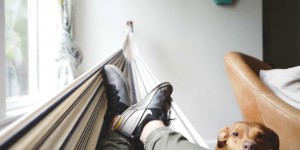 Beitragsbild des Blogbeitrags Diese Pausen gehen immer: Entspannungsübungen für jeden Tag