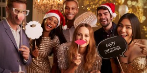 Beitragsbild des Blogbeitrags Von fancy bis funny: 10 Pinterest-Boards für Weihnachtsfeier-Outfits