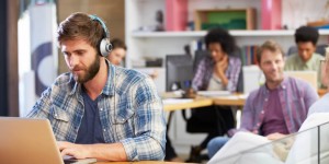 Beitragsbild des Blogbeitrags Lass die Töne rein – ein Plädoyer für Kommunikation am Arbeitsplatz