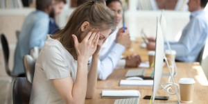 Beitragsbild des Blogbeitrags Toxische Arbeitsumgebung: 7 Zeichen für giftiges Betriebsklima