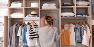 Beitragsbild des Blogbeitrags Pro und Contra: Kleidungsvorschriften – Wie sinnvoll ist der Arbeits-Dresscode? 