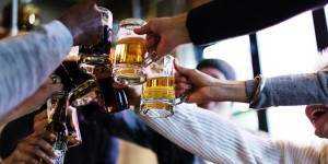 Beitragsbild des Blogbeitrags Aufs Feierabendbier! 10 Fakten zum Weltbiertag