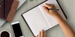 Beitragsbild des Blogbeitrags Das Notizbuch bringts! Schreiben hilft dir, dich besser zu organisieren