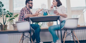Beitragsbild des Blogbeitrags Wie bitte? Fragen stellen macht beliebt!