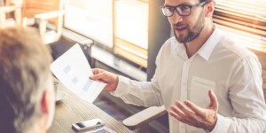 Beitragsbild des Blogbeitrags Mit Mut mehr verdienen: Außergewöhnliche Tipps für die Gehaltsverhandlung