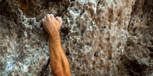 Beitragsbild des Blogbeitrags Ziele erreichen: Wie dir der Cliffhanger-Effekt dabei hilft