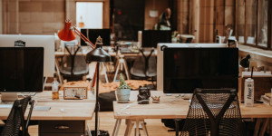 Beitragsbild des Blogbeitrags E-Book: Was hält die Zukunft der Arbeit für uns bereit?