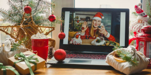 Beitragsbild des Blogbeitrags Weihnachtsfeier trotz Corona? Welche Möglichkeiten es gibt und warum ihr feiern solltet
