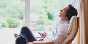 Beitragsbild des Blogbeitrags Podcast: Richtig abschalten und entspannen