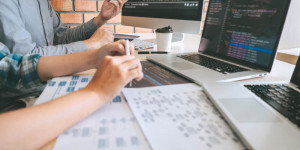 Beitragsbild des Blogbeitrags Gezielte Weiterbildung: Full Stack Developer in einem Jahr