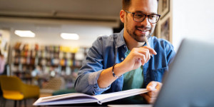Beitragsbild des Blogbeitrags Weiterbildung im Job: Selbstzweck oder sinnvolle Maßnahme?