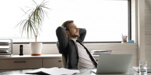 Beitragsbild des Blogbeitrags Entschleunigung im Job: Tipps für gesunden Ausgleich