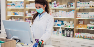 Beitragsbild des Blogbeitrags Erfahrungsbericht: So erlebt eine Apothekerin die Corona-Pandemie
