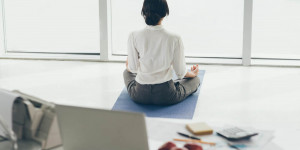 Beitragsbild des Blogbeitrags Wie bleibe ich gesund im Job? 4 Tipps von Expert*innen