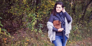 Beitragsbild des Blogbeitrags Layering Look aus Strickbekleidung mit Boyfriend Jeans und Herbstboots