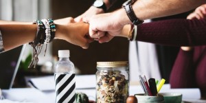 Beitragsbild des Blogbeitrags Selbstständigkeit realistisch planen – positive und negative Aspekte