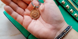 Beitragsbild des Blogbeitrags Last Minute Geschenkidee – Schmuck für die beste Freundin, die Schwester oder deine Mama