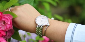 Beitragsbild des Blogbeitrags Caravelle New York Uhr, Denim Jacket und Rosétöne