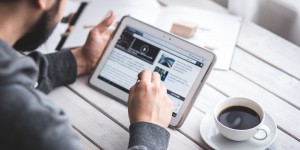 Beitragsbild des Blogbeitrags Die Online Welt des Internets hat unseren Alltag und die Kommunikation komplett verändert 