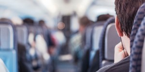 Beitragsbild des Blogbeitrags Termin verpasst, weil der Flug Verspätung hatte – Wie verhält man sich am besten?