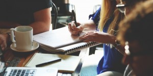 Beitragsbild des Blogbeitrags Neues Jahr neuer Job? So bleibst du dir auch als Team-Player selbst treu