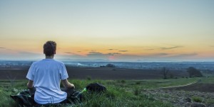 Beitragsbild des Blogbeitrags Meditation für Anfänger: Eine kleine Anleitung (+7 gute Gründe) 