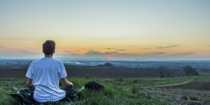 Beitragsbild des Blogbeitrags Meditation für Anfänger: Eine kleine Anleitung (+7 gute Gründe)