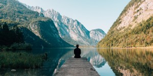 Beitragsbild des Blogbeitrags 10 Tipps für innere Ruhe – Klar und zentriert in turbulenten Zeiten